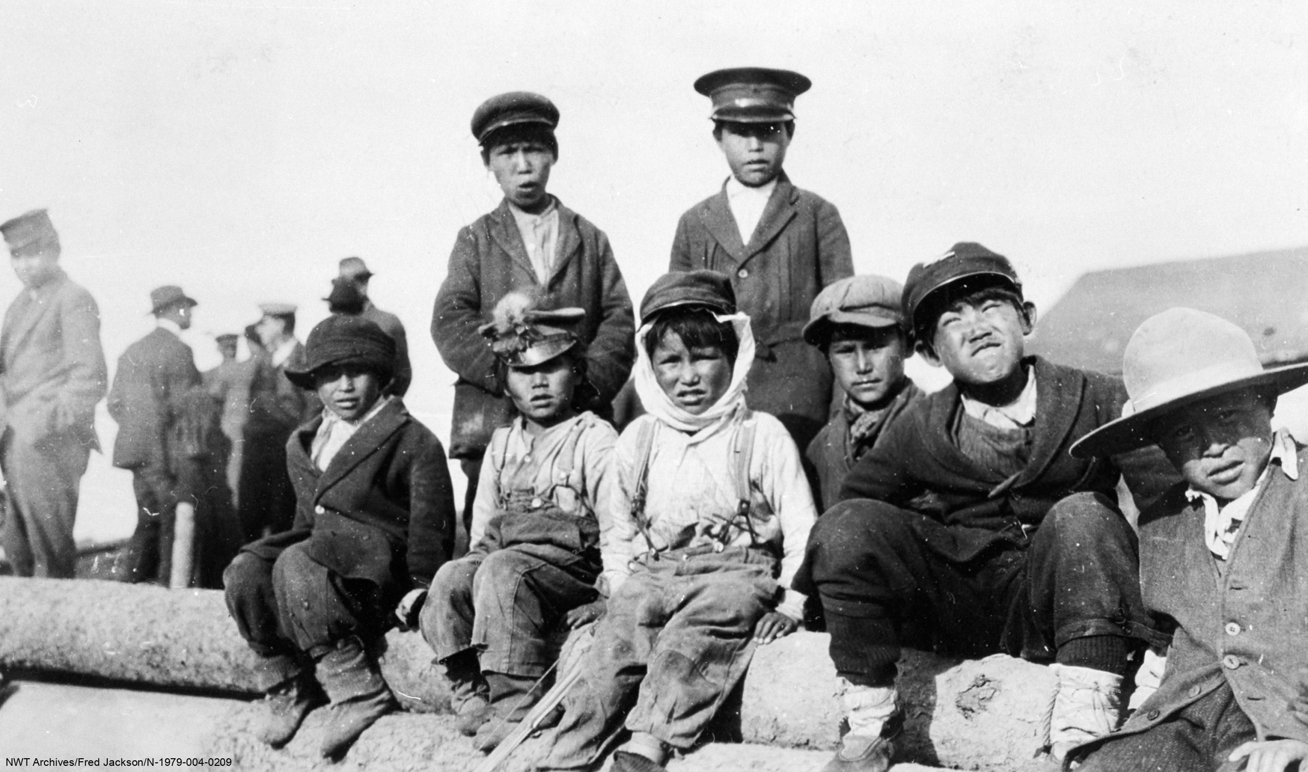 Stories that took place: 1900-1924