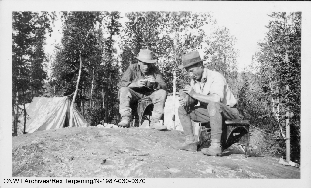 Ed McLellan et Jack Workman.