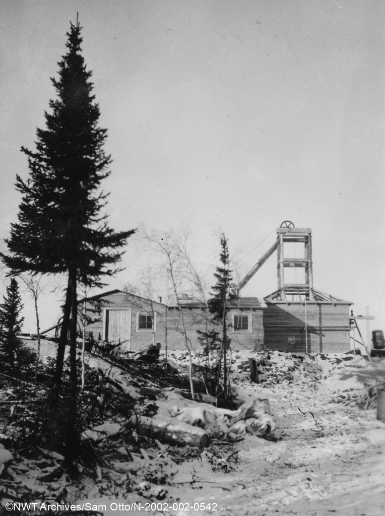 Chevalet de la mine Burwash, vers 1935.