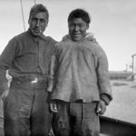 Patsy Klengenberg avec un homme non identifié, à Fort Ross.